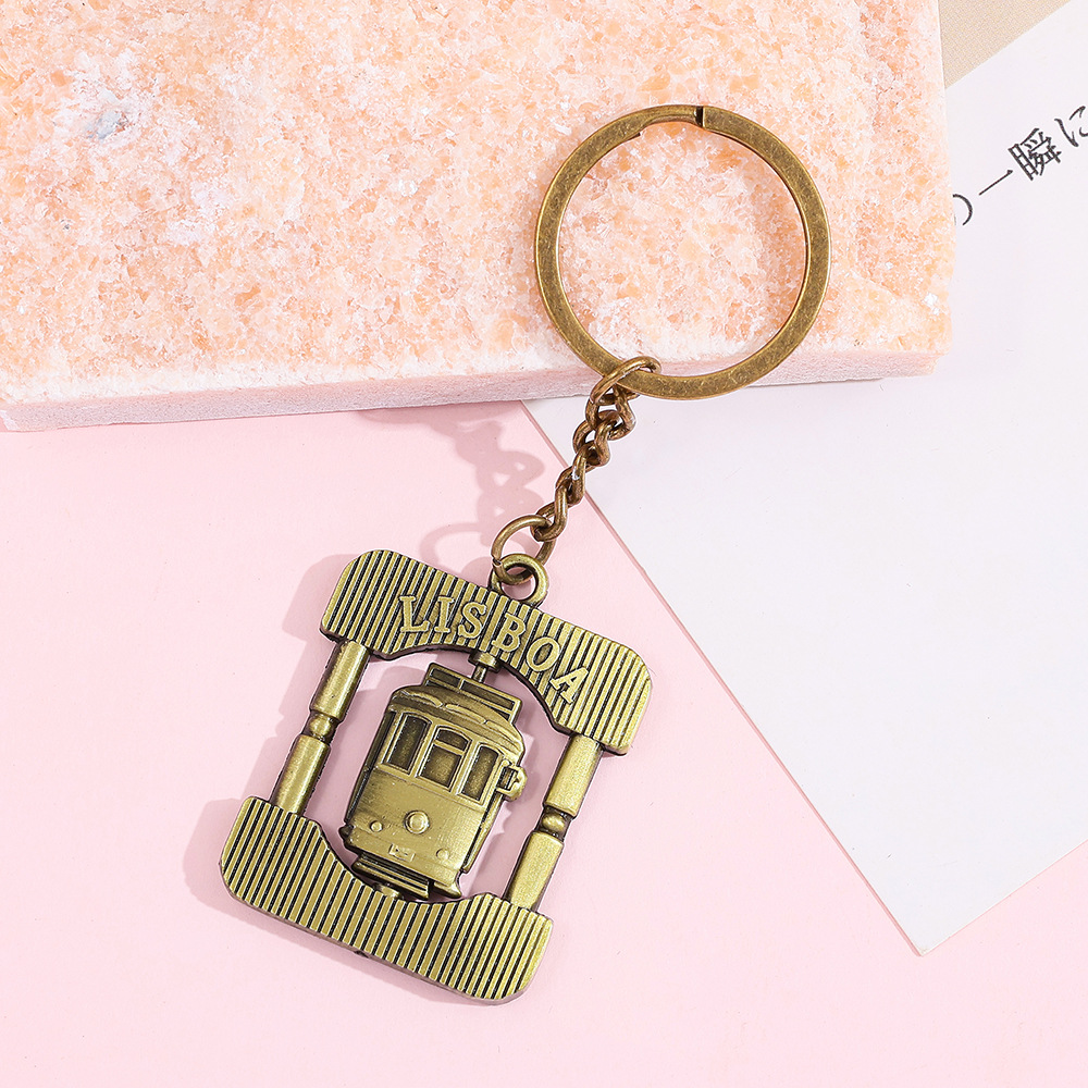 Vintage Items - Vintage Tram Design Metalen Sleutelhanger Charm