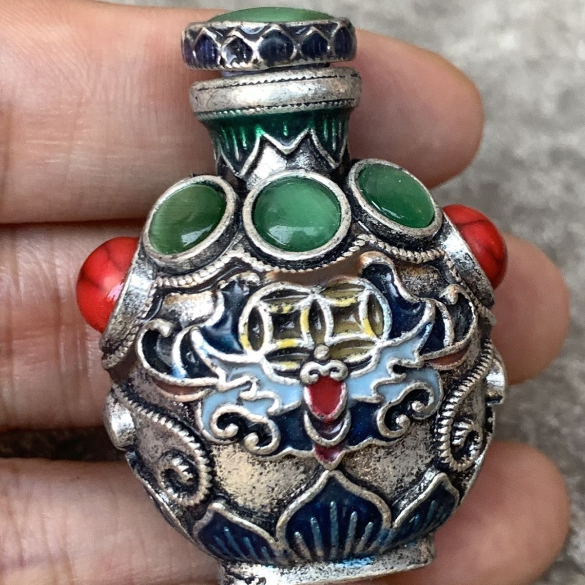 Vintage Cloisonné bronzen snui - Vintage Collectible Bottles recensie en prijs